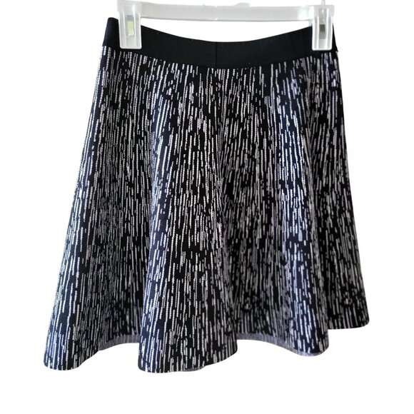 Romeo + Juliet Couture Women's Black & White Knit A-Line Mini Skirt- S - Picture 5 of 8